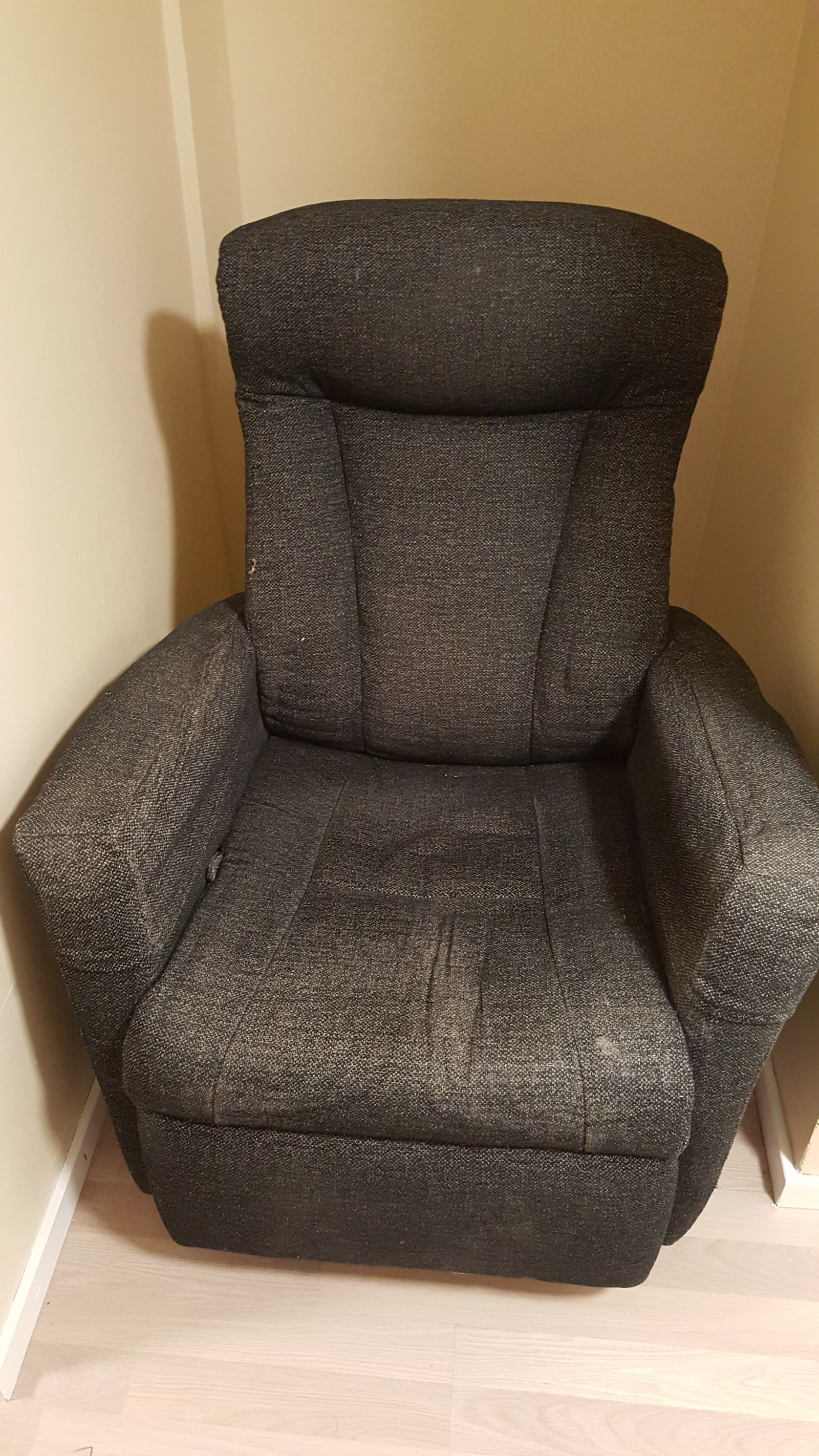 Lenestolrecliner selges | FINN.no 2 Fine lenestolrecliner selges | FINN.no