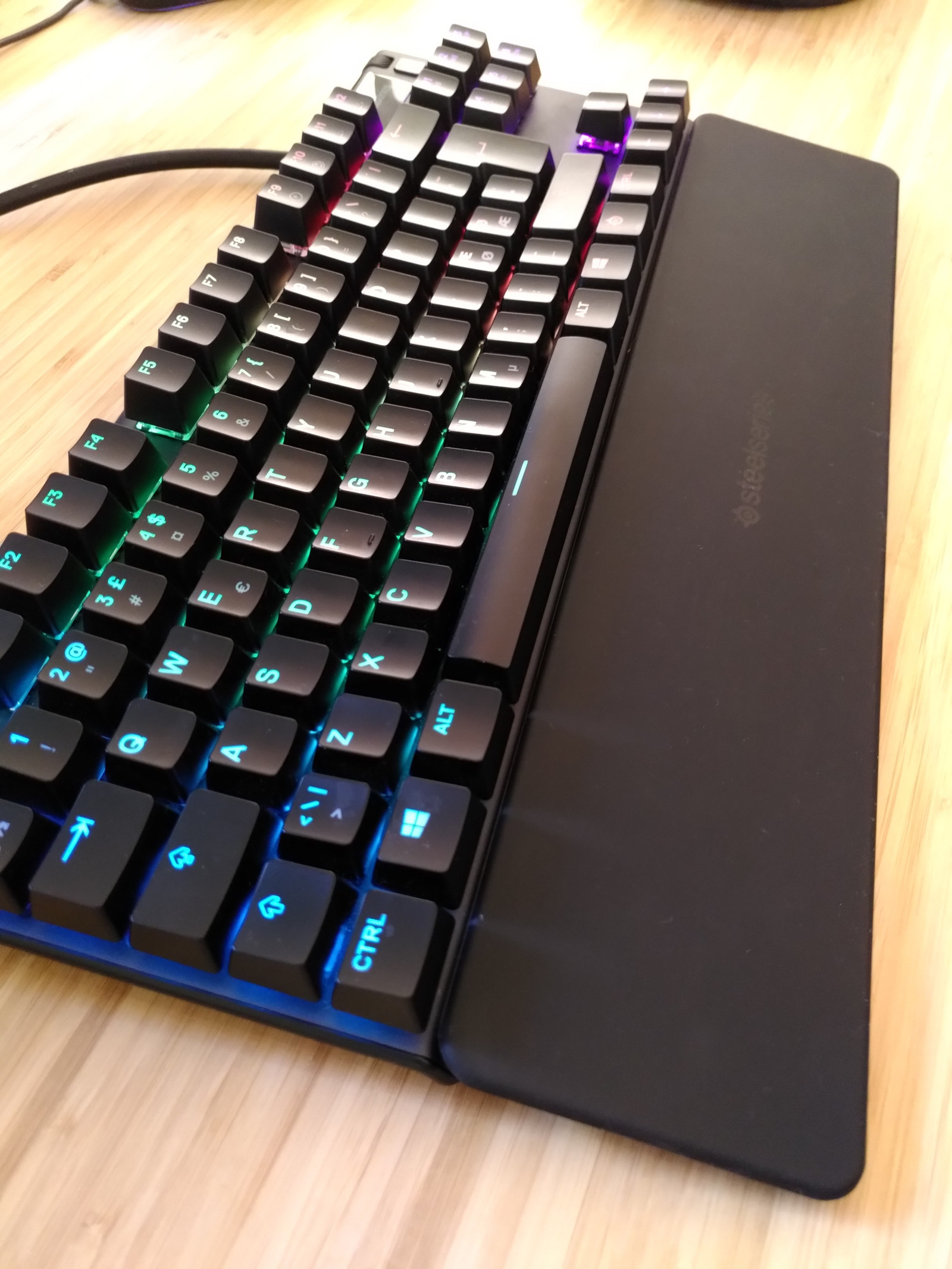 Apex 7 TKL mekanisk tastatur, lite brukt | FINN.no Apex 7 TKL mekanisk tastatur, lite brukt | FINN.no
