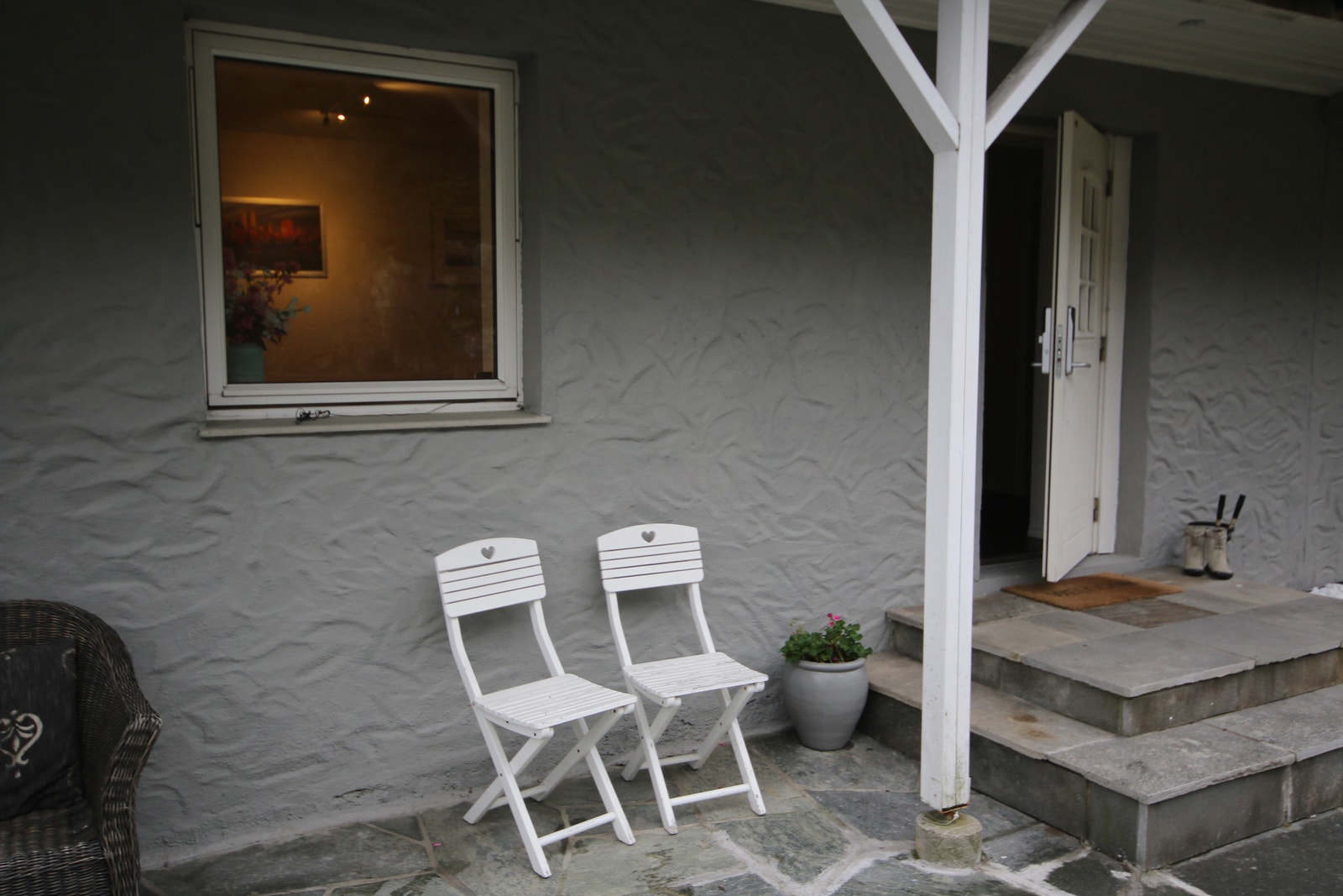 Inngangsparti med Yale Doorman - nøkkelfritt Galleribilde