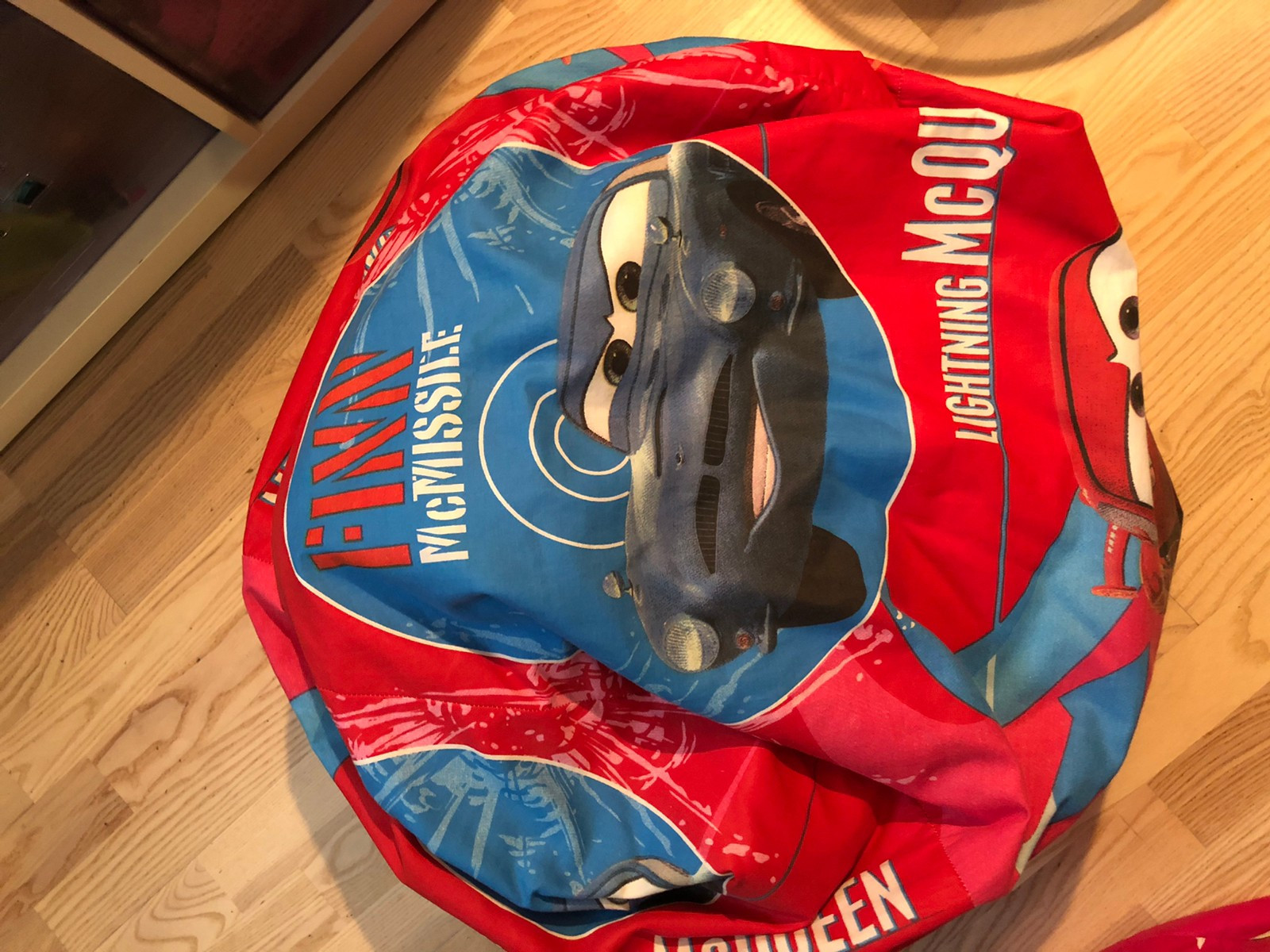 Saccosekk Smurfeline og Lynet McQueen | FINN.no Saccosekk Smurfeline og Lynet McQueen | FINN.no