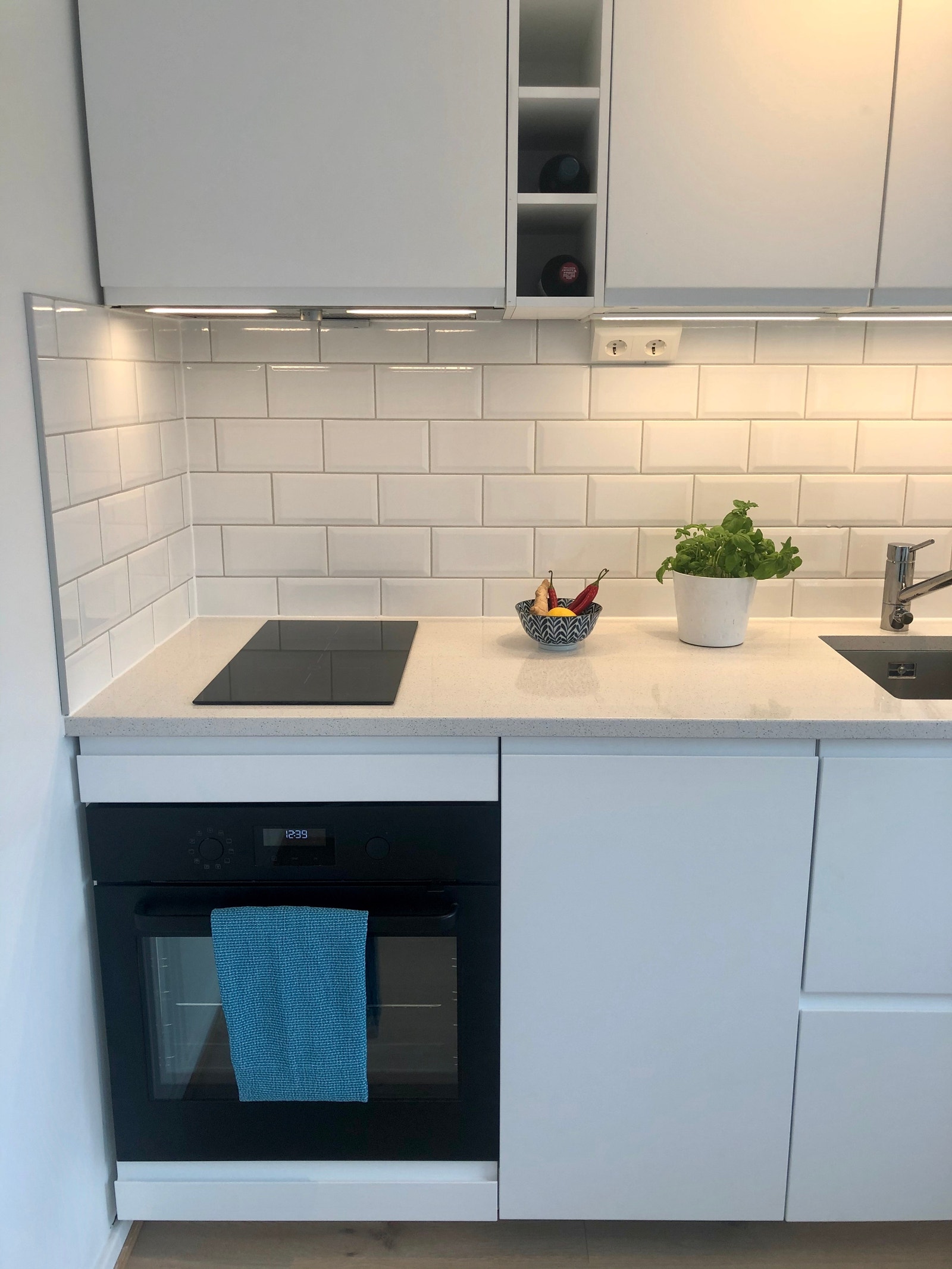 Ny stekeovn og oppvaskmaskin. Galleribilde