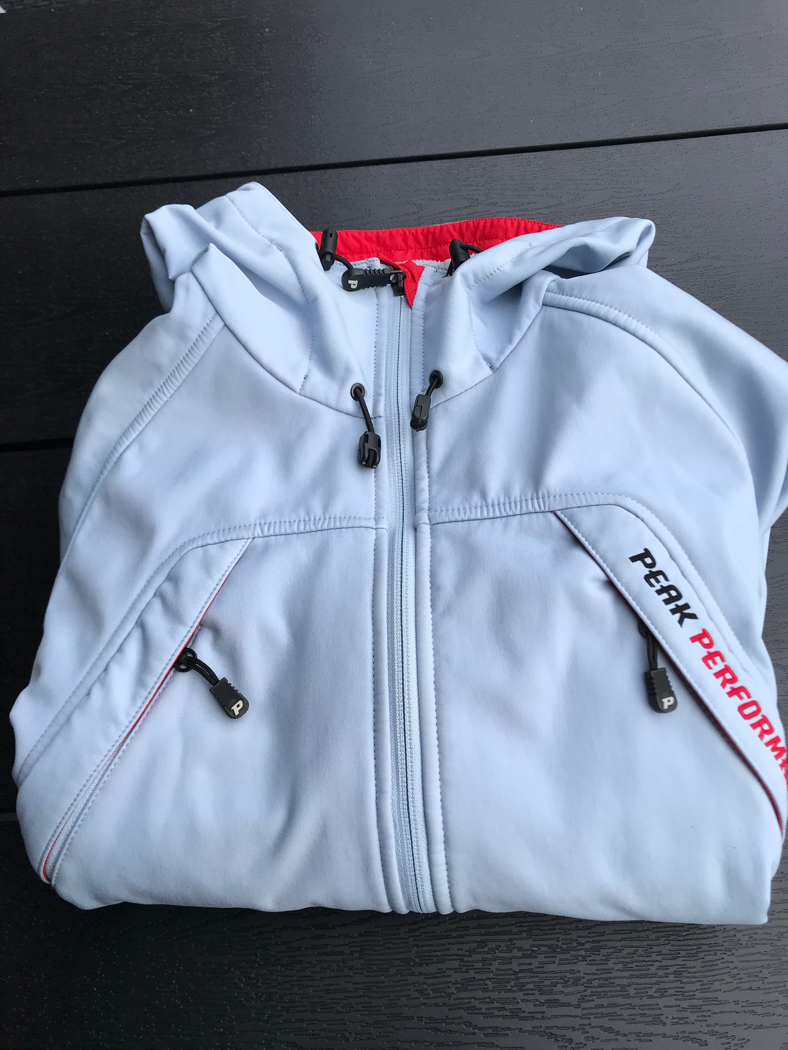 Peak Performance softshell jakke til dame str. M | FINN.no Brukt Peak Performance softshell jakke str. XS | FINN.no