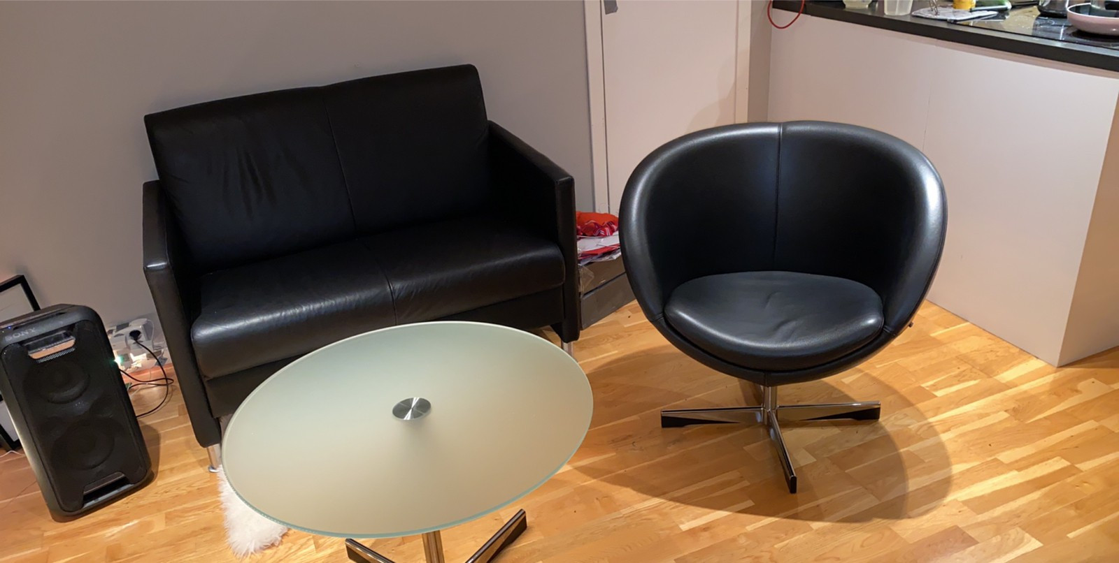 sofa | FINN.no Ny pris! Peel designerstol i sort skinn | FINN.no