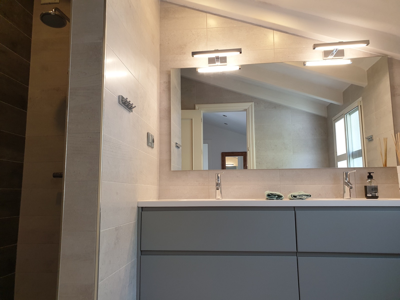 Bad soverom 2 med gulvvarme Galleribilde