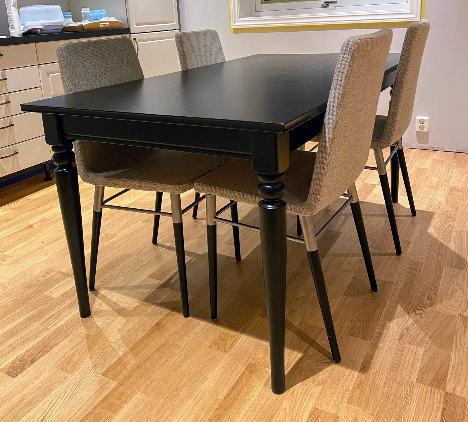 Ikea Ingatorp spisebord (svart) | FINN.no IKEA INGATORP rundt spisebord | FINN.no