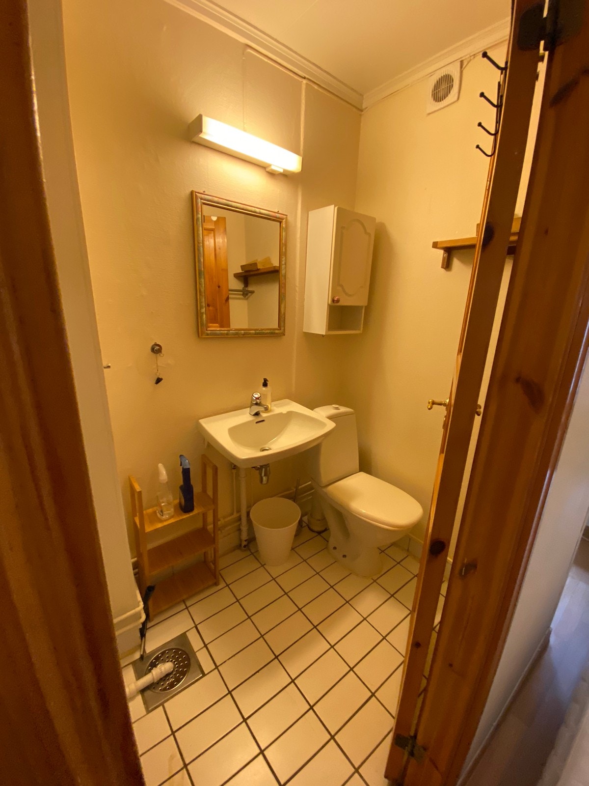 Bad med dusjkabinett Galleribilde