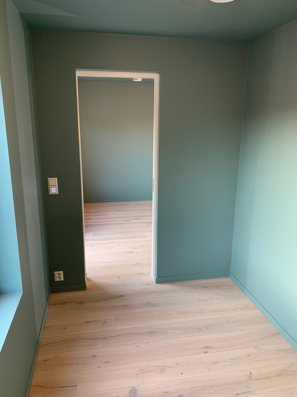 Soverom, sett mot stue. Galleribilde