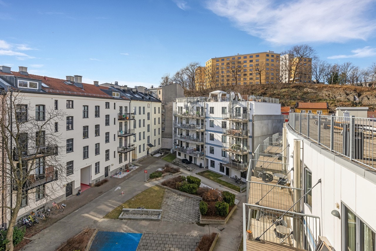 Bakgården Galleribilde
