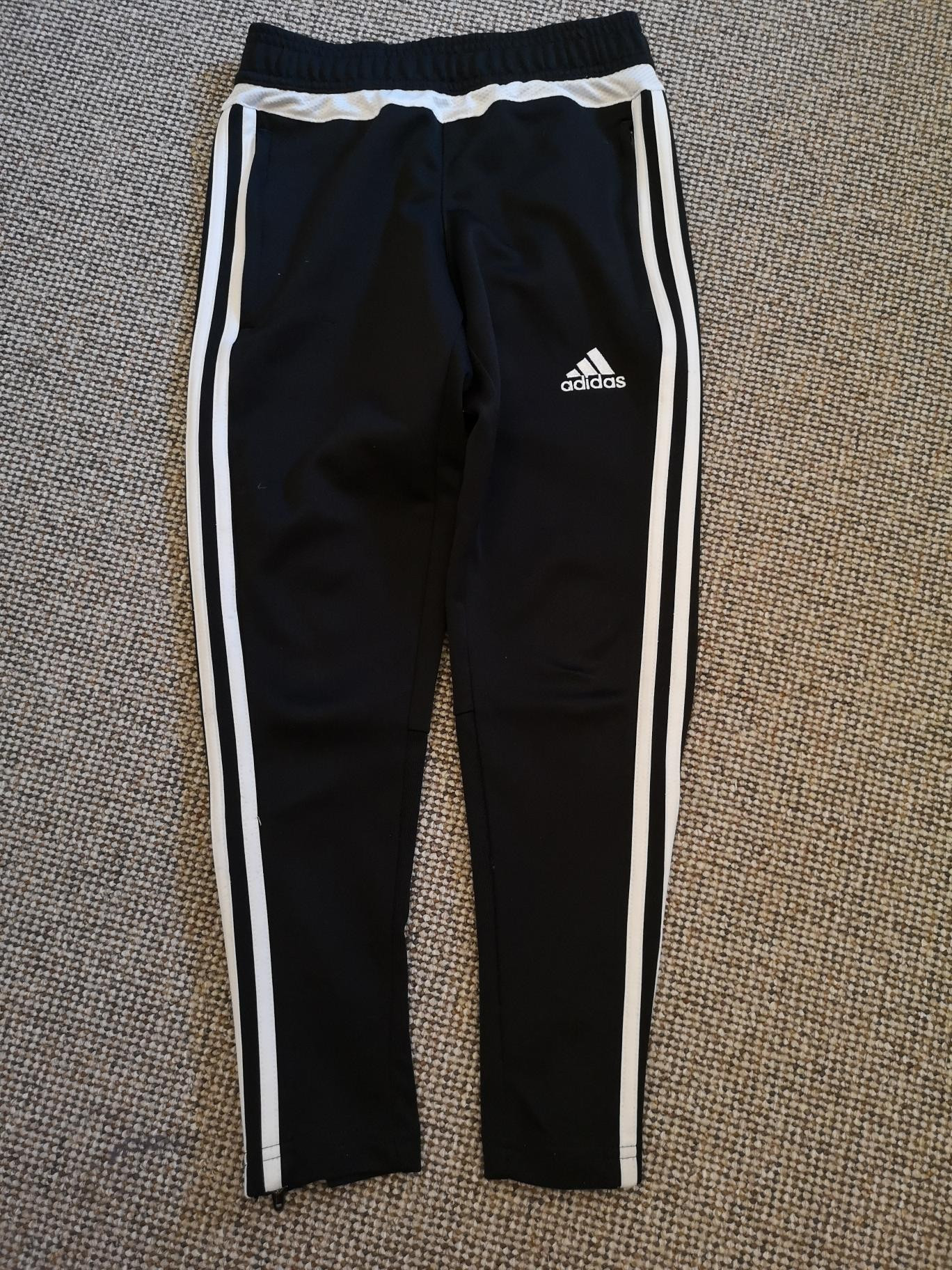Adidas treningsbukse Climacool str 7 8 år | FINN.no Adidas treningsbukse Climacool str 7 8 år | FINN.no