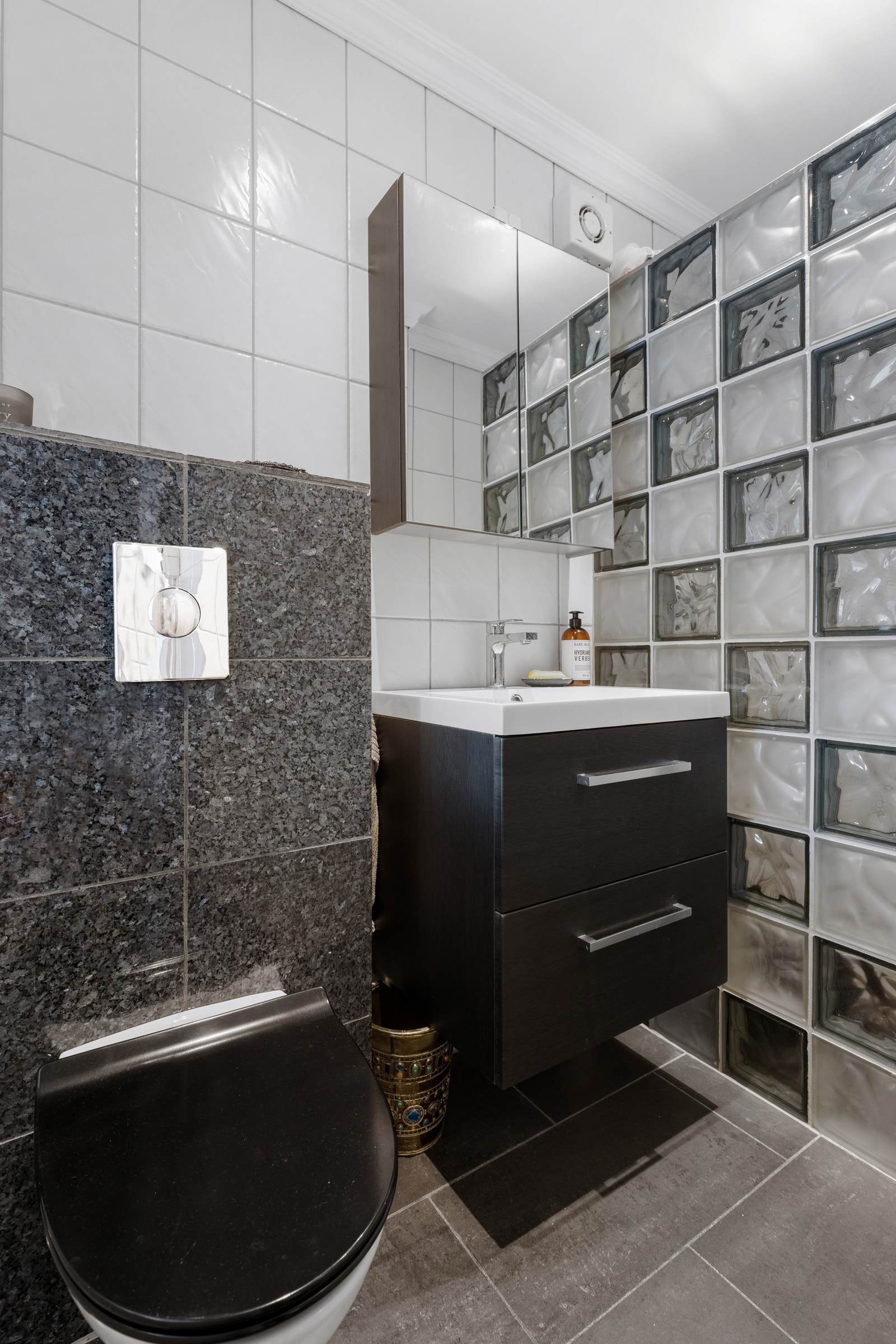 Bad i 1.etasje. Galleribilde