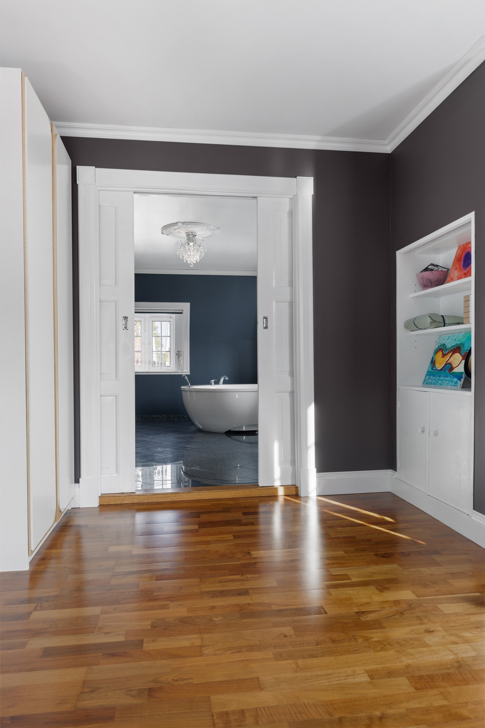 Picture taken from the master bedroom in 2. floor to the bathrom. Galleribilde