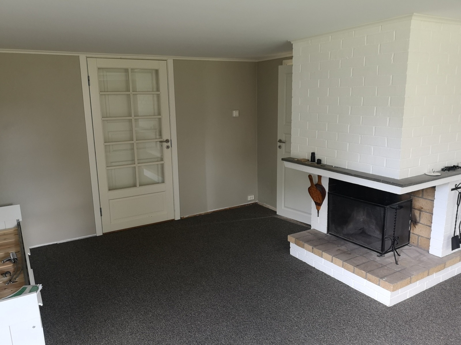 Hybelrom med peis Galleribilde