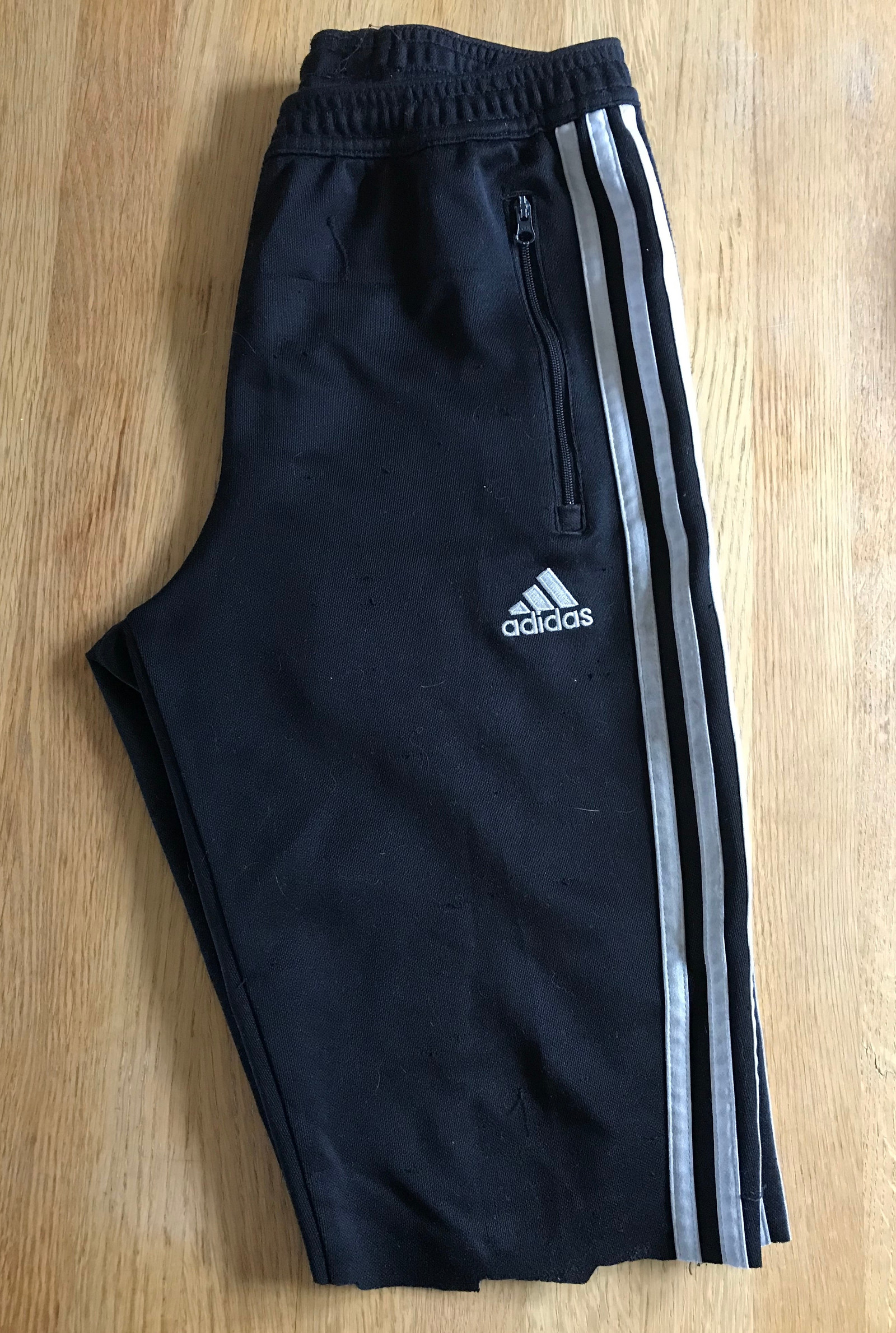 Avklippet Adidas bukse str. 152 | FINN.no Avklippet Adidas bukse str. 152 | FINN.no