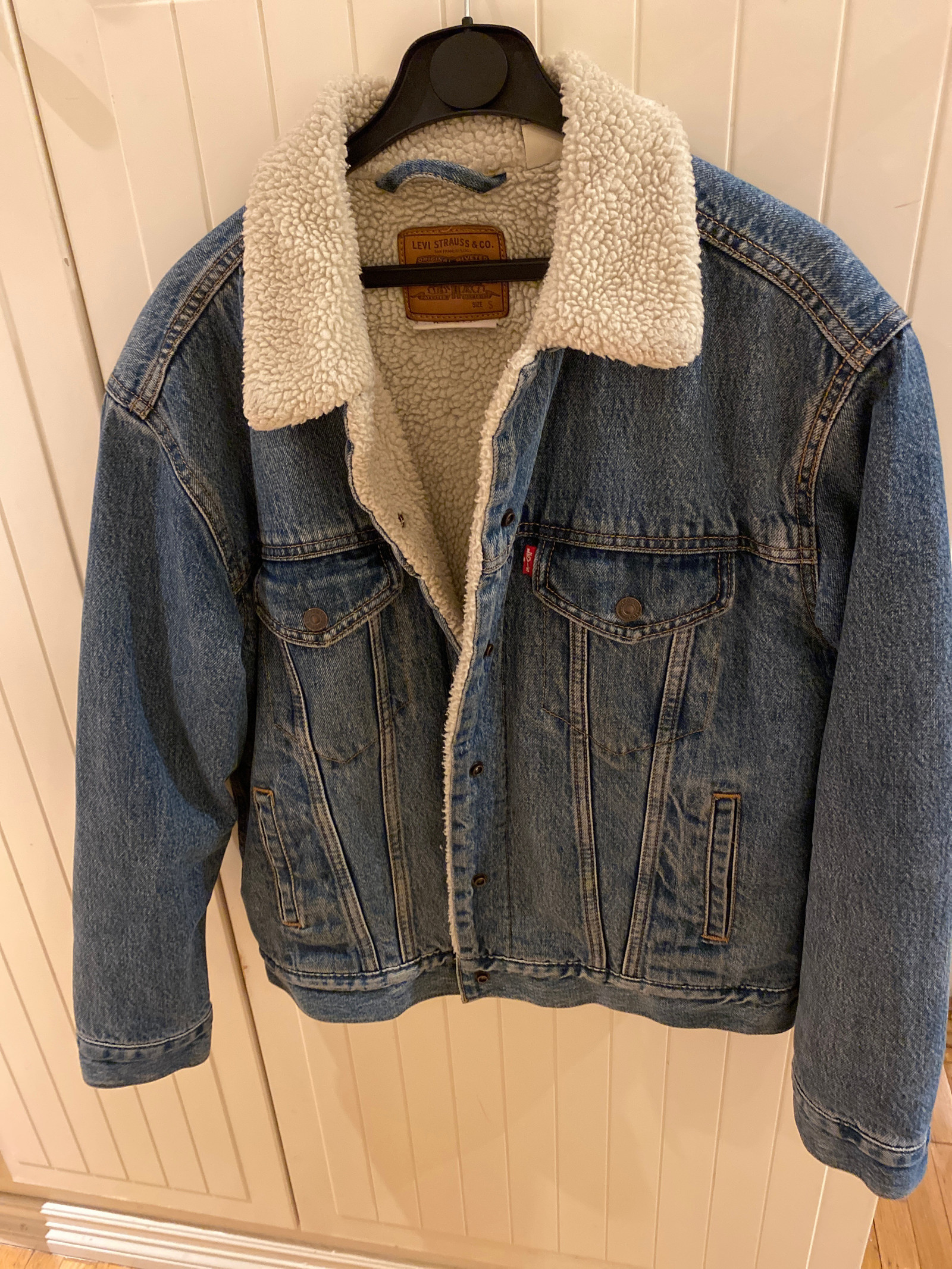 Levis foret jeans jakke | FINN.no Fóret Levis jakke | FINN.no