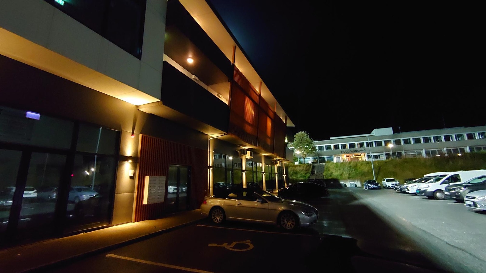 Ulstein vidaregåande skule nærmaste nabo Galleribilde