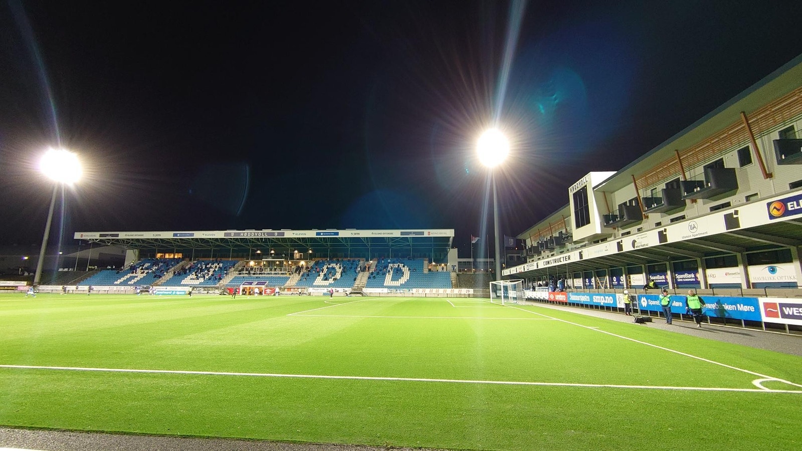 Nye Ulsteinhallen vegg i vegg med hovedtribuna Galleribilde