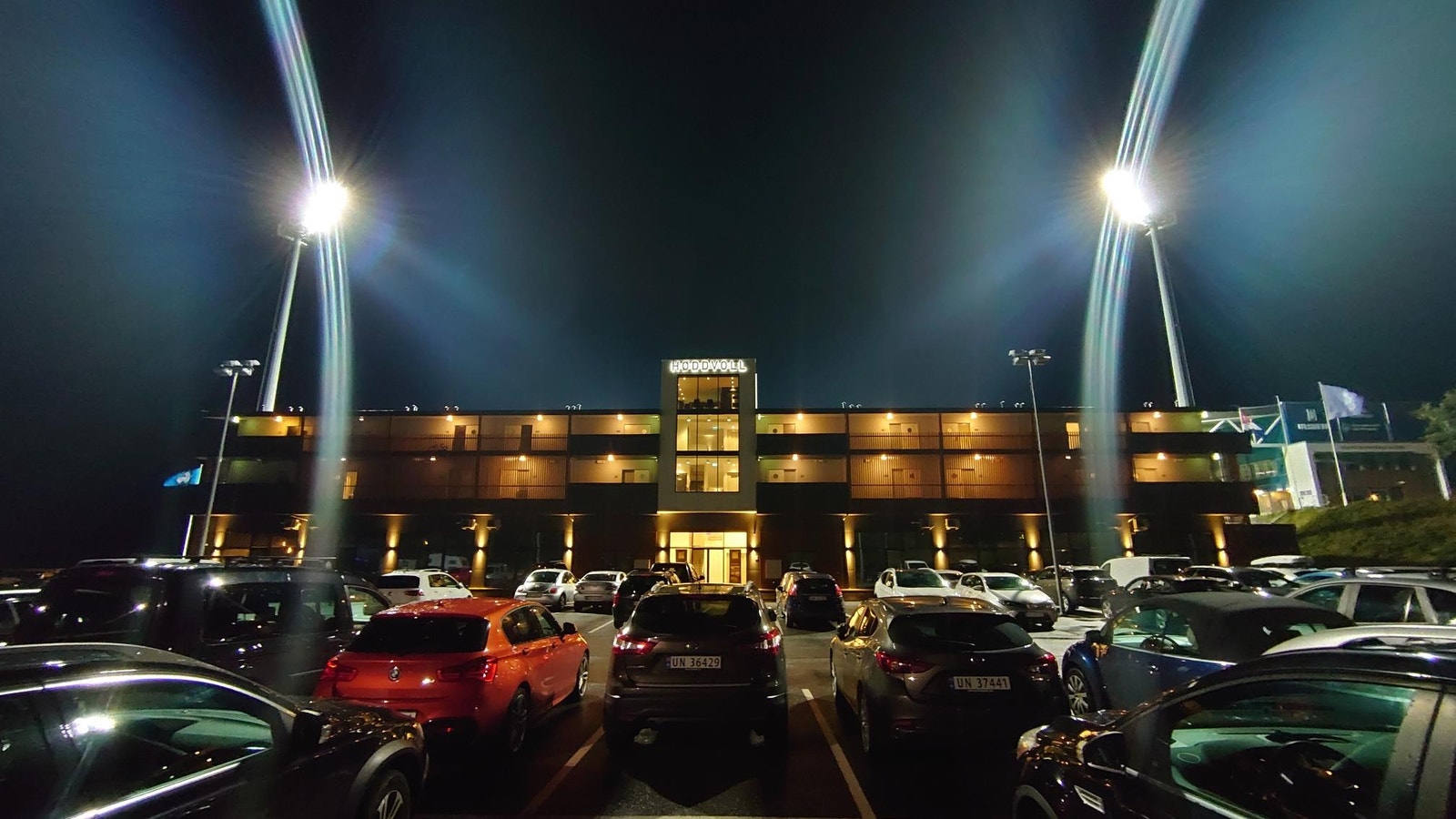 Fasade mot parkeringsplass Galleribilde