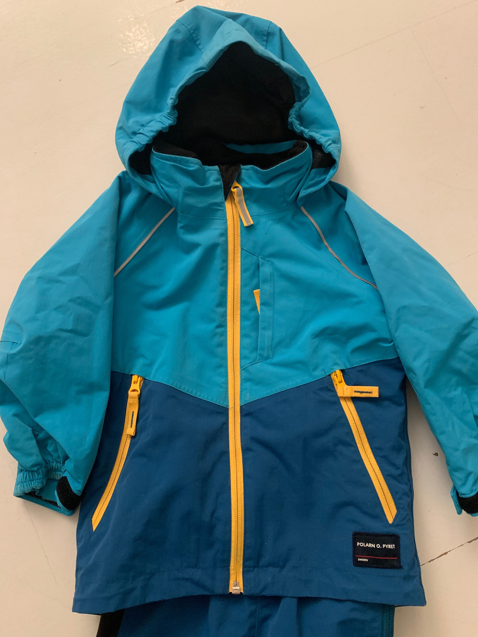 Skalljakke & bukse fra polarn & pyret str. 98 | FINN.no Skall jakke og bukse fra Polarn o Pyret, str 98! | FINN.no