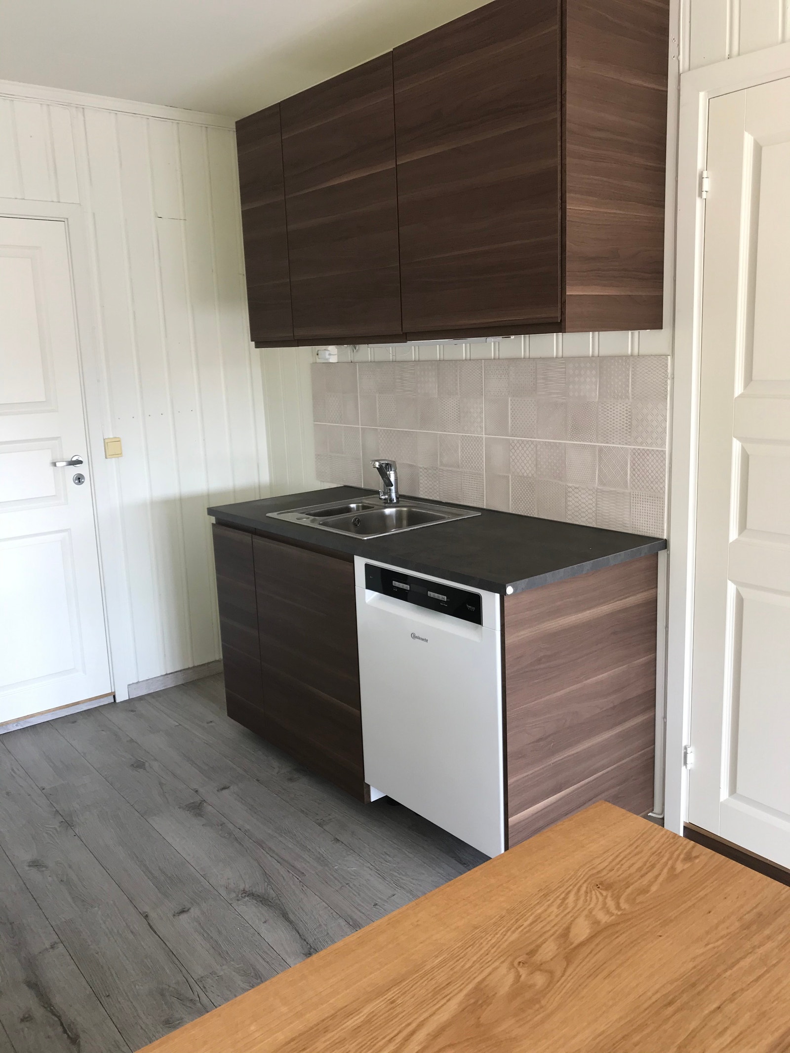 Kjøkken m/oppvaskmaskin Galleribilde