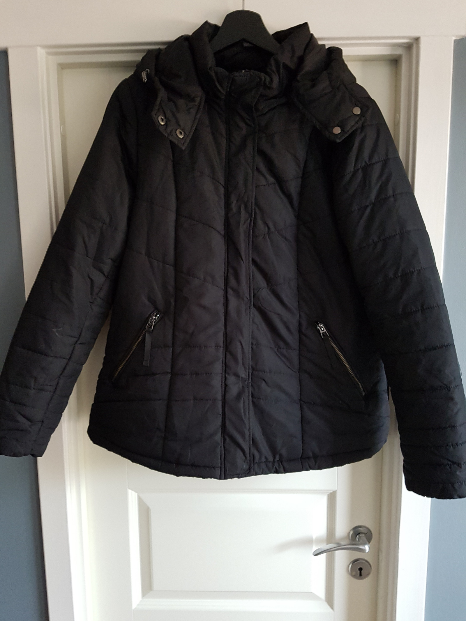Boblejakke fra Zizzi i str. S44 | FINN.no Softshell jakke i str. S44 fra Zizzi | FINN.no