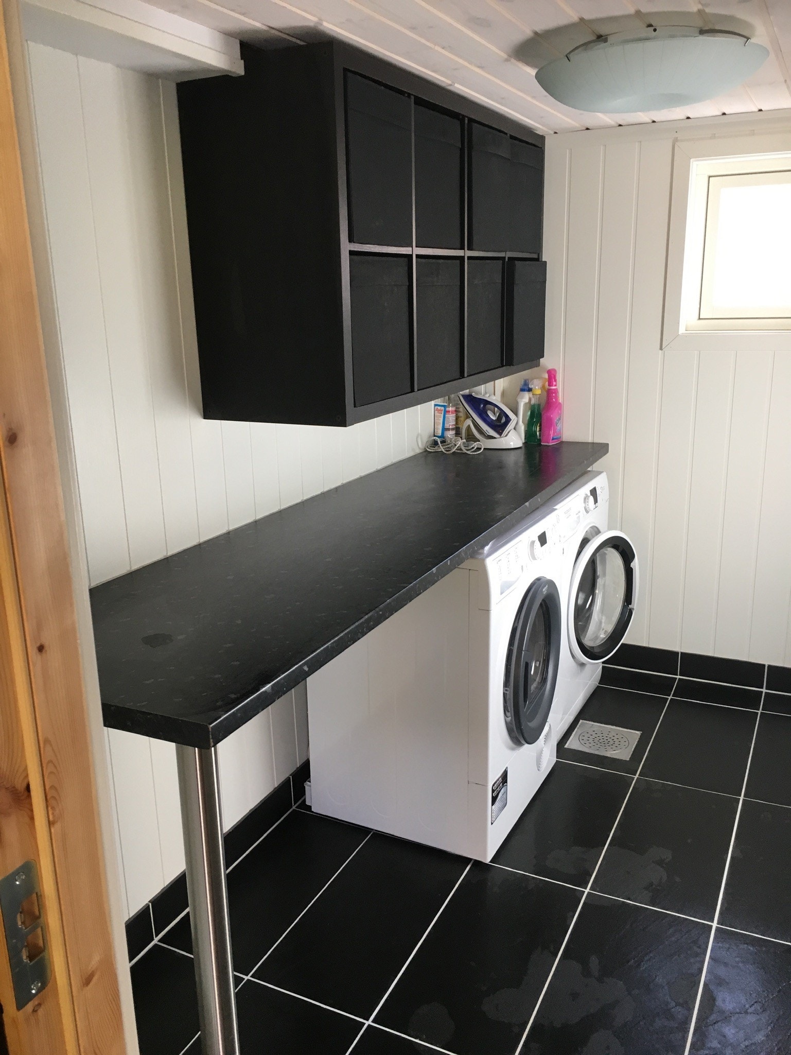 Vaskerom Galleribilde