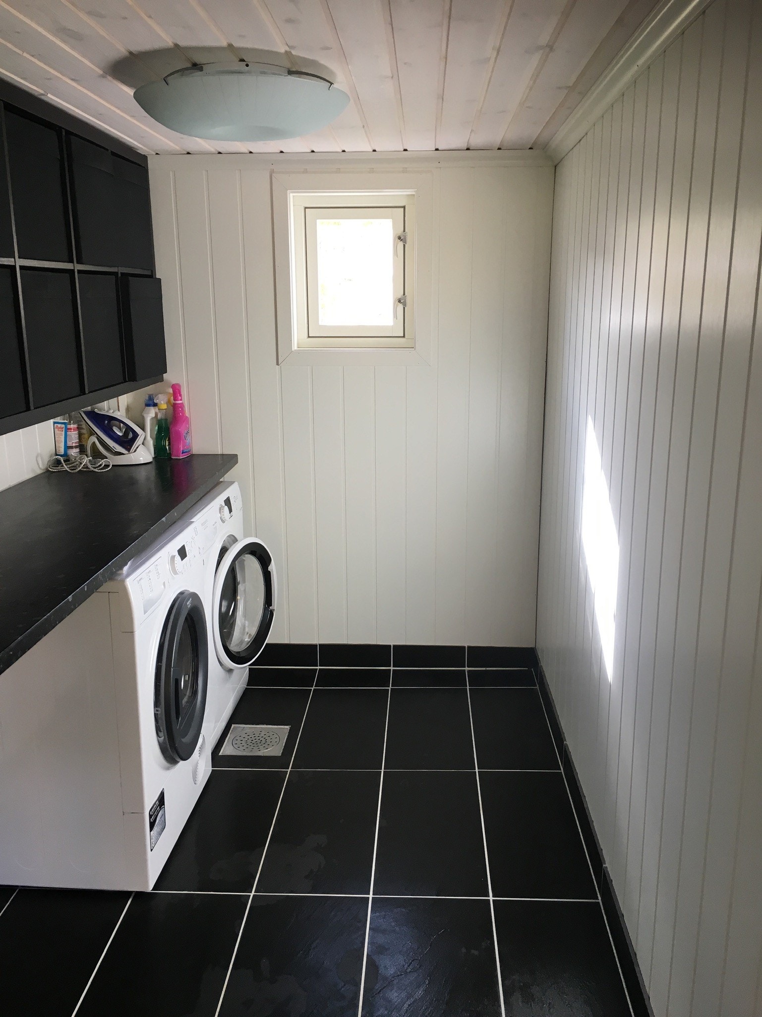 Vaskerom Galleribilde