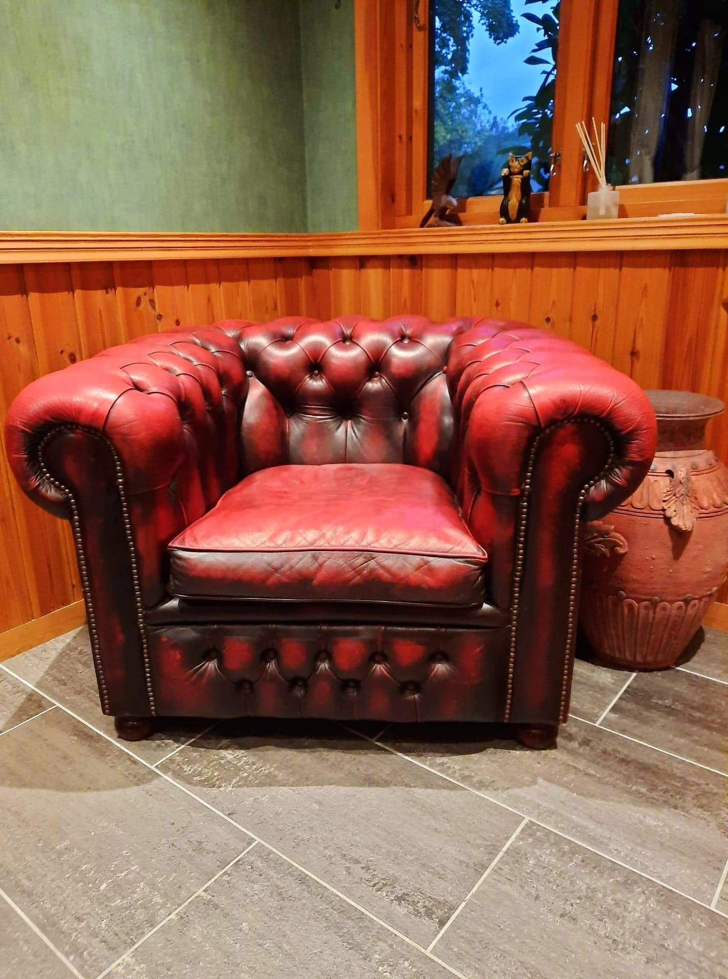 Orginal Chesterfield stol | FINN.no Flott chesterfield stol selges | FINN.no