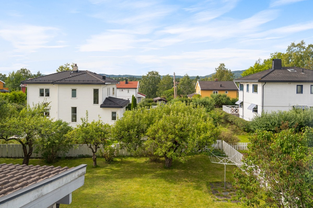 Flott utsyn/utsikt mot vest - meget gode solforhold Galleribilde