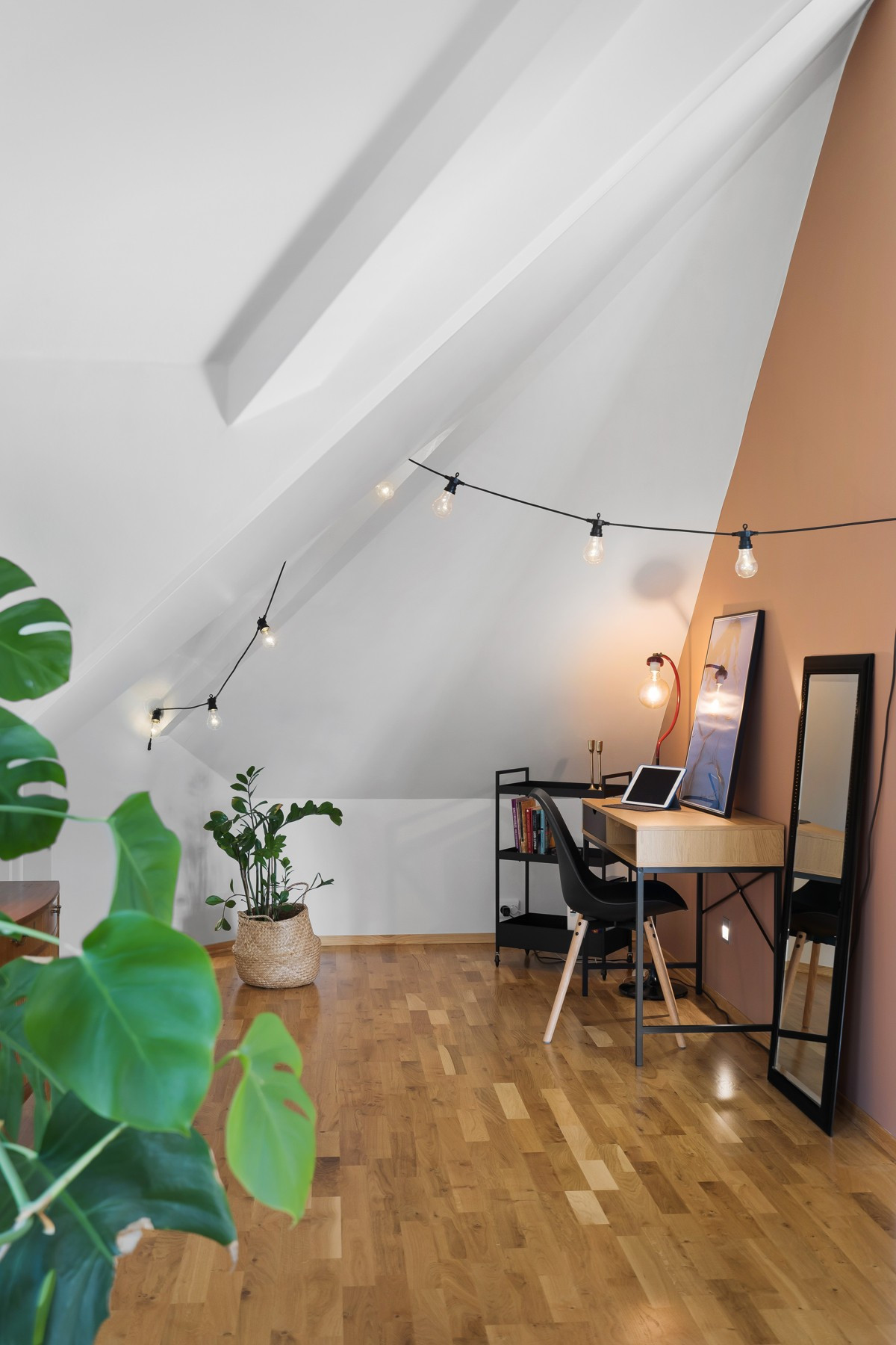 Leiligheten har plass for skrivebord/hjemmekontor.