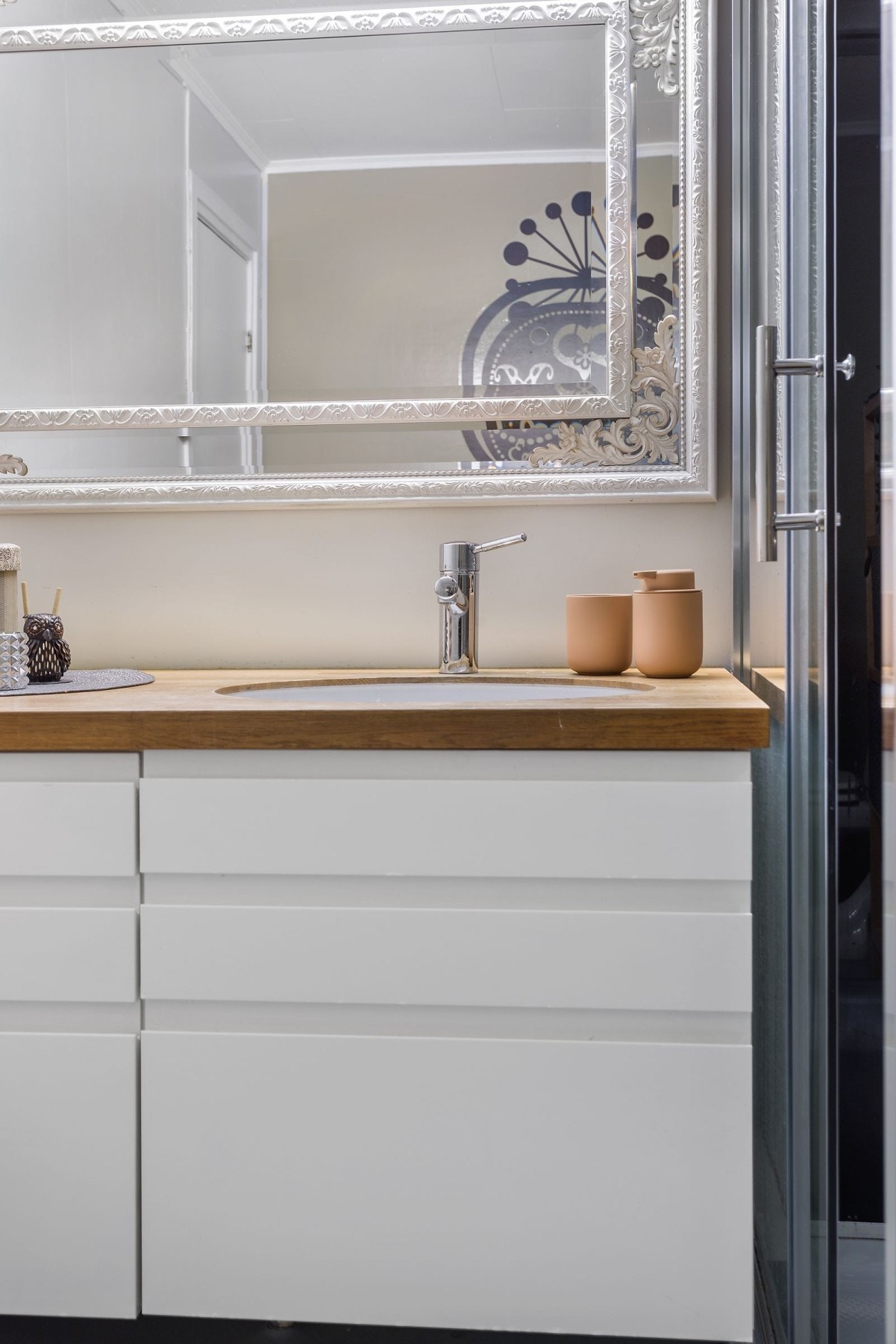 Bad i hovedetasje. Galleribilde