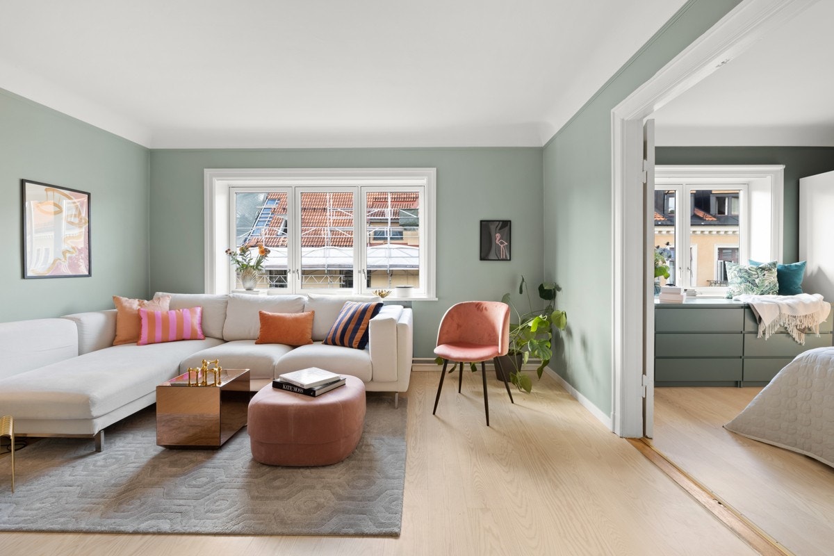 Leilighetens naturlige samlingspunkt, den delikate stuen. Galleribilde