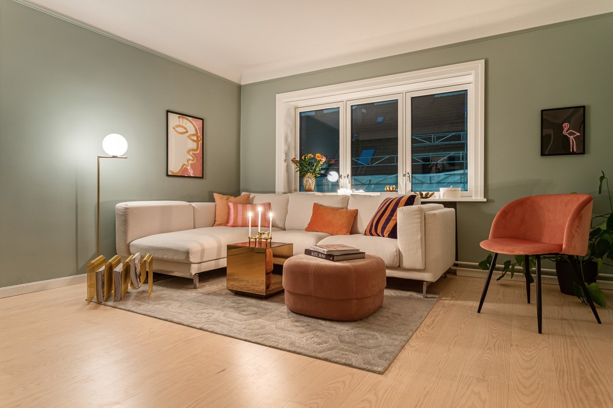 Nyt sene kvelder med noe godt i glasset. Galleribilde