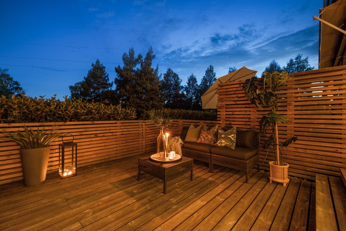 På terrasse kan du nyte sene kvelde Galleribilde