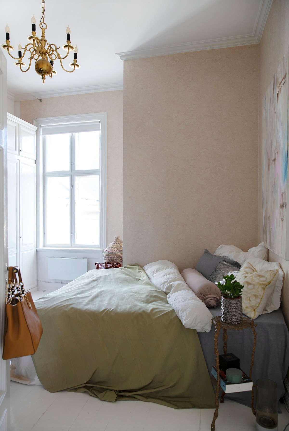 Leiligheten har to romslige soverom Galleribilde