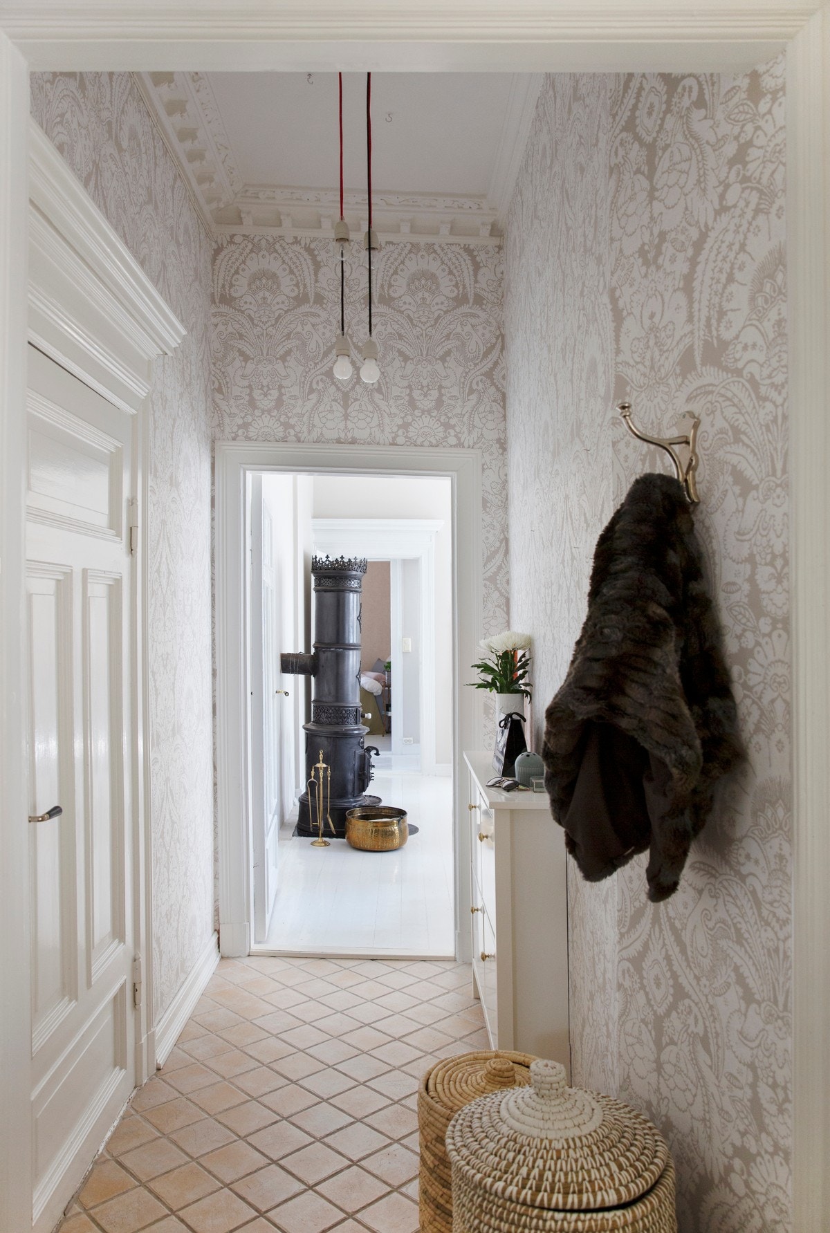 Romslig entré/gang Galleribilde