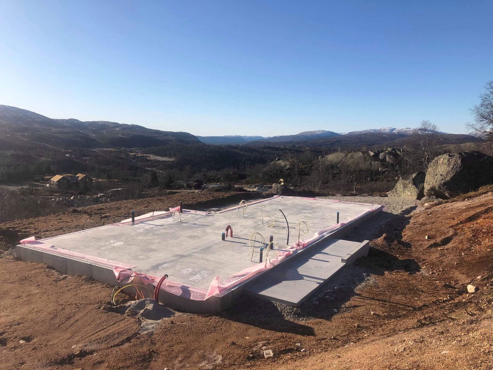 Ferdigstøpt grunnmur med utsikt Galleribilde