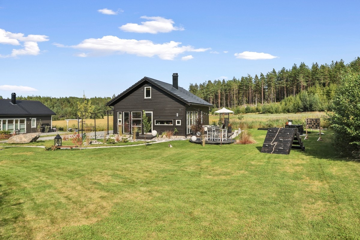 Stor tomt Galleribilde