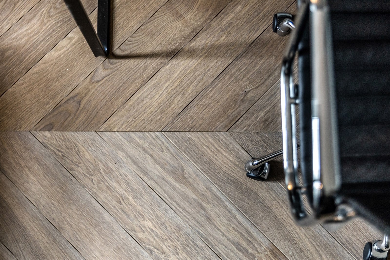 Lekker Chevron eikeparkett av høy kvalitet Galleribilde