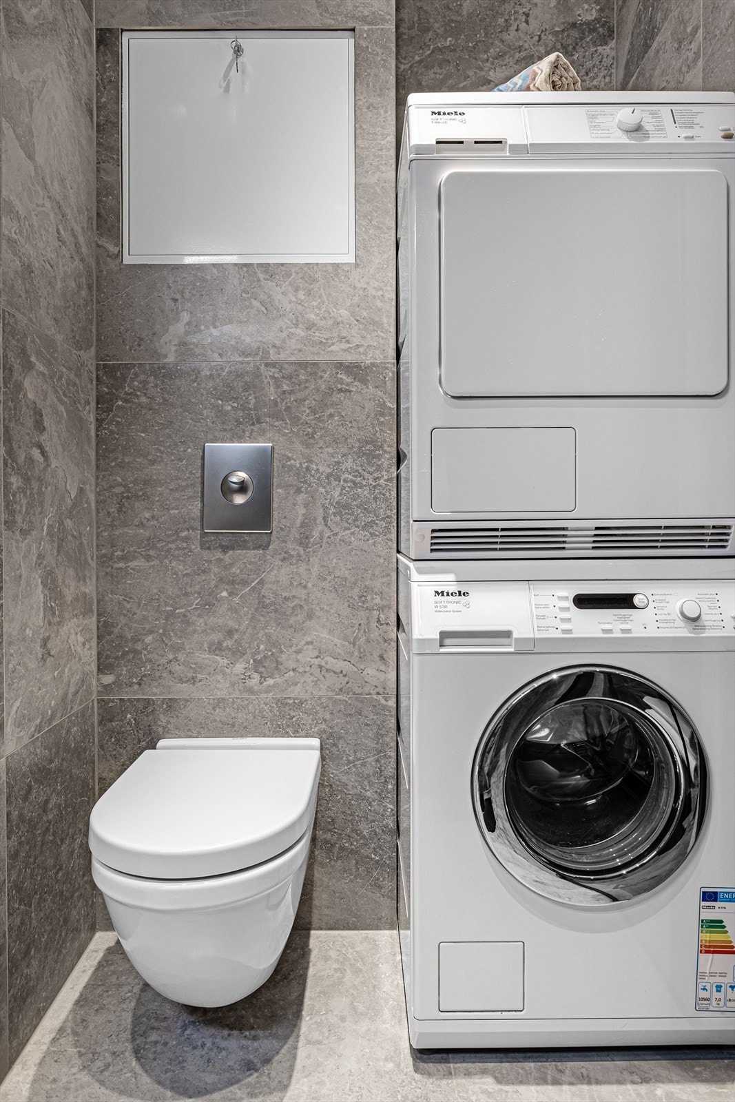 Opplegg og plass til vaskemaskin/tørketrommel Galleribilde