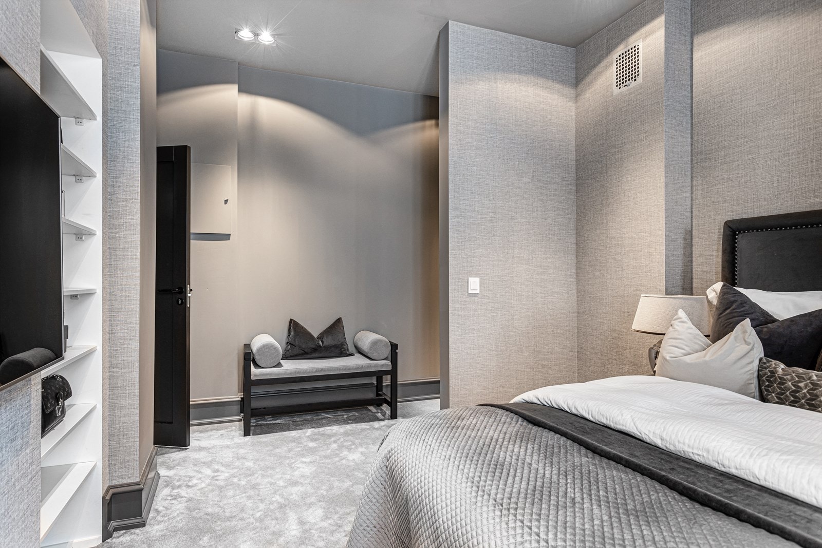 Gjennomgående høy og eksklusiv standard - Leiligheten er totaloppusset i 2019/2020 Galleribilde