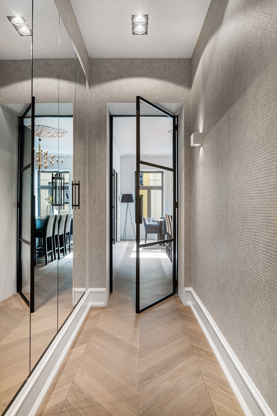 Belysning og gulvtemperatur styres via smarthus styringssystem fra Future Home Galleribilde