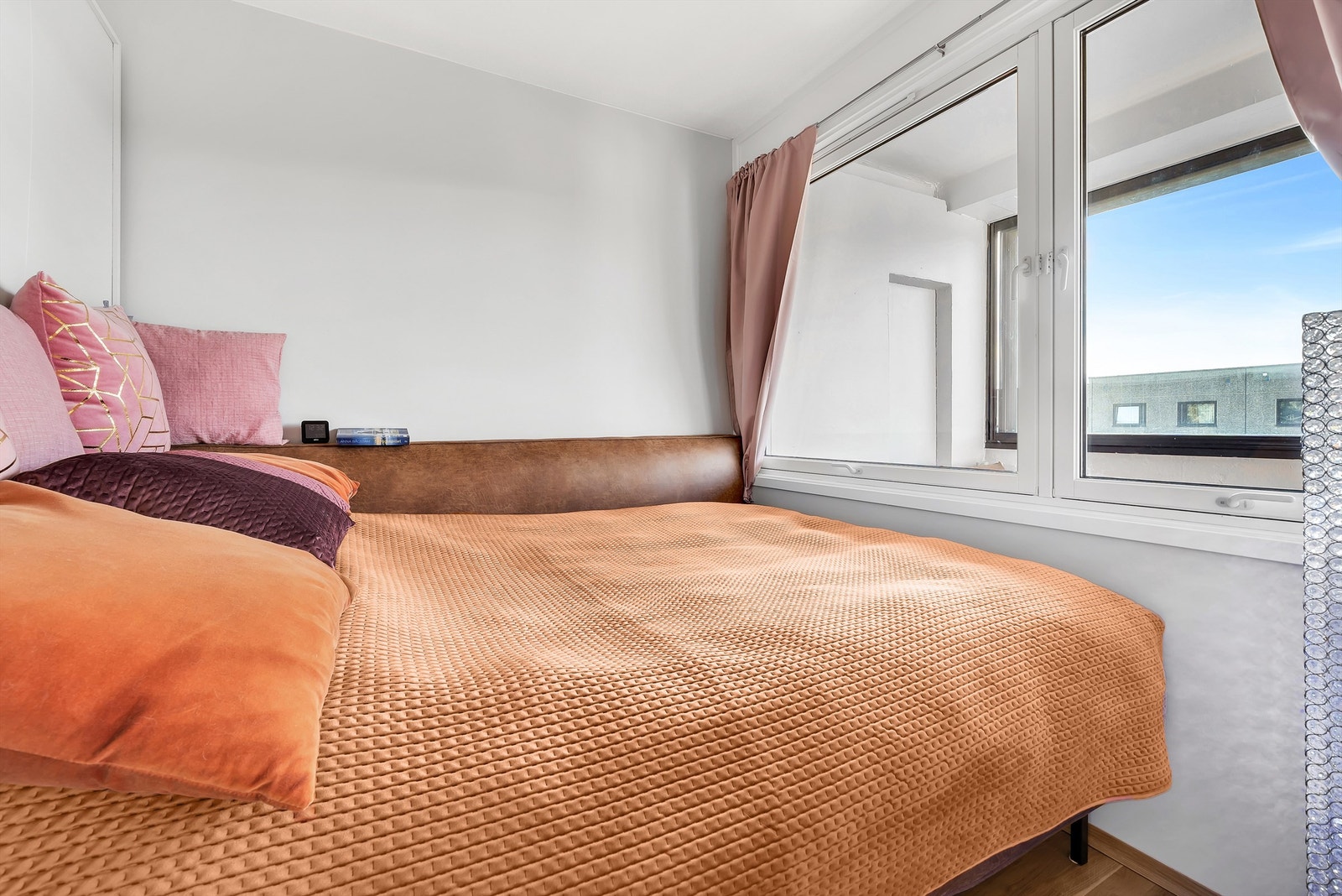 Godt med lysinnslipp på soverommet Galleribilde