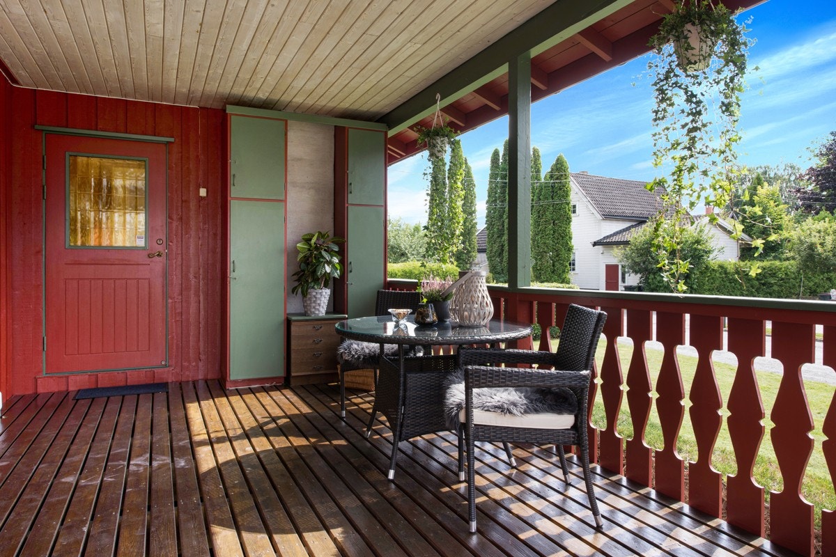 På verandaen er det gode solforhold hele dagen. Galleribilde