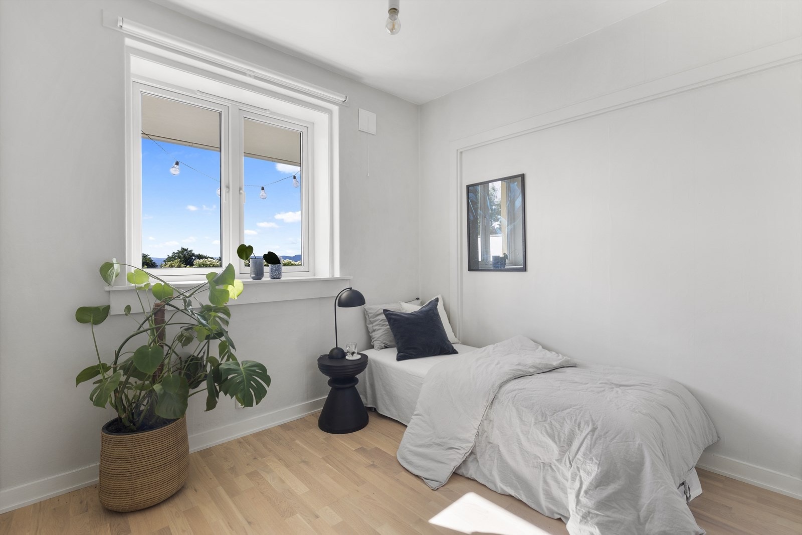 Det andre soverommet ligger i motsatt enda av leiligheten Galleribilde