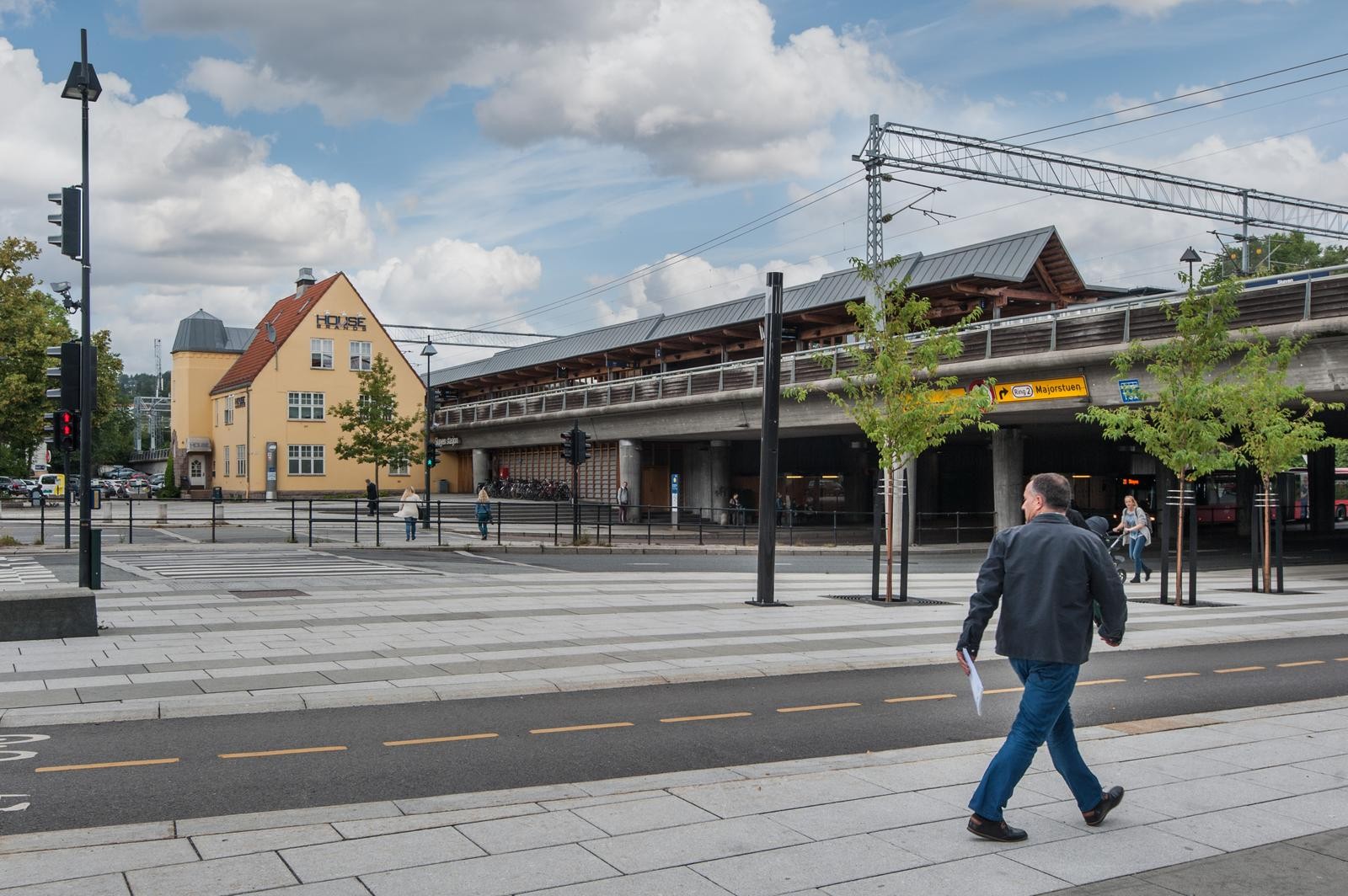 Skøyen stasjon har et rikt kollektivtilbud. Galleribilde