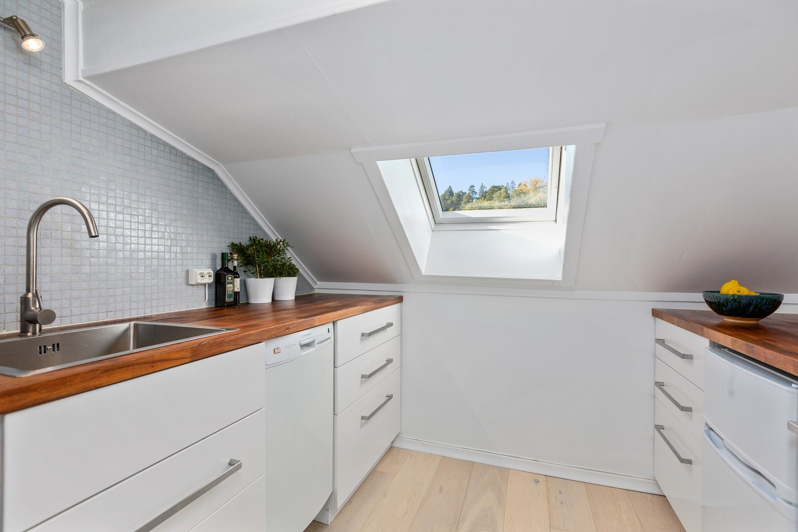 Kjøkkenet er godt utnyttet. Galleribilde