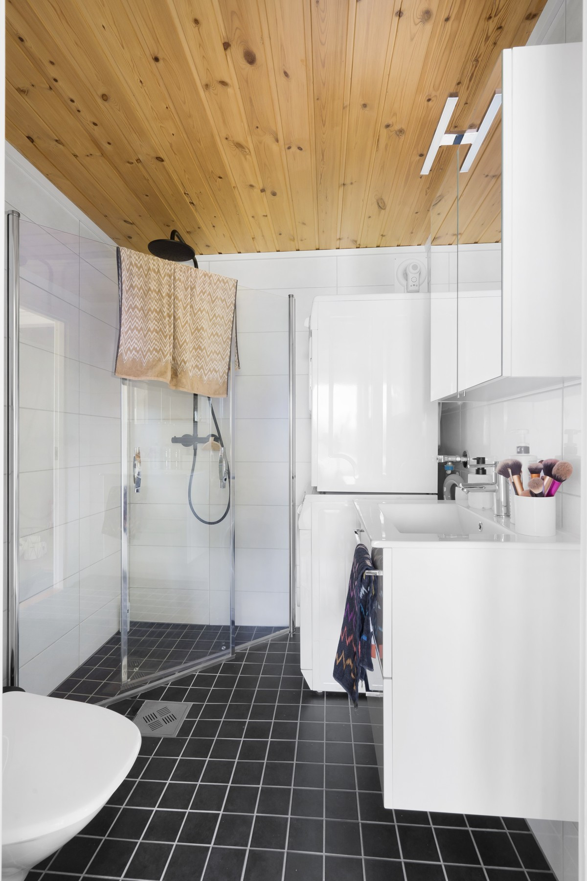Utleiedel/Bad m/opplegg for vaskemaskin