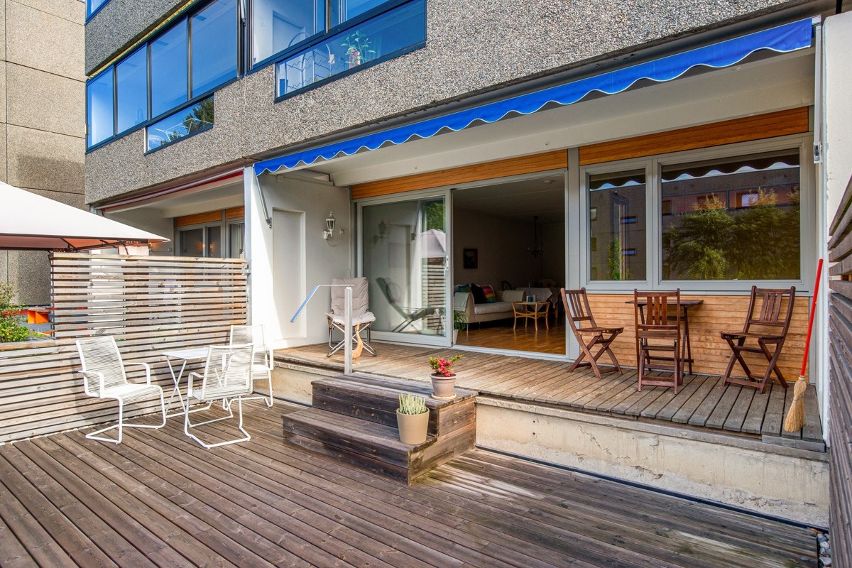 Terrasse - moderne vinduer til leiligheten Galleribilde