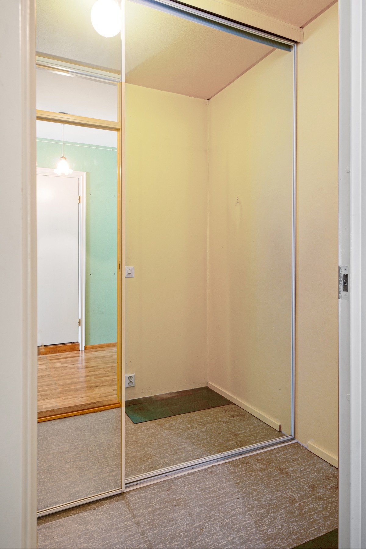 Garderobe Galleribilde