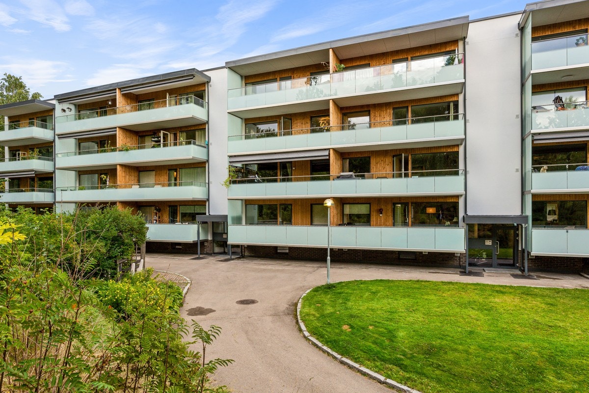 Fasadene i borettslaget er nylig pusset opp i 2019/2020. Galleribilde